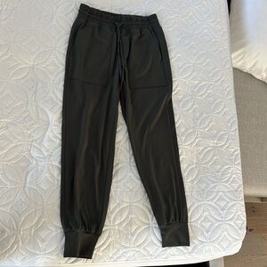 Women’s Loft Lou & Grey XS forest green joggers.